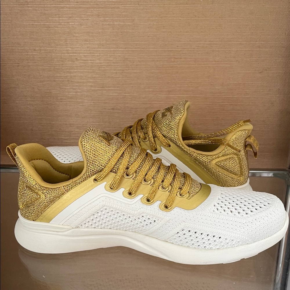 APL Women's White and Gold Knit Athletic Sneakers Techloom, New 7.5